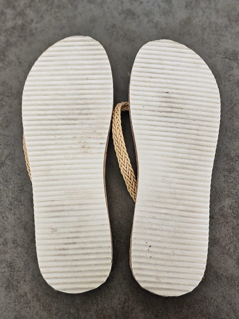 Men's Beige Braided Flip Flop Sandals - Casual Summer Slip-Ons Size 11.5